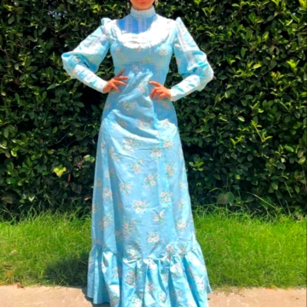 Vintage 1960's Baby Blue Floral Print Cottagecore Maxi Dress with Lace, Size S-M